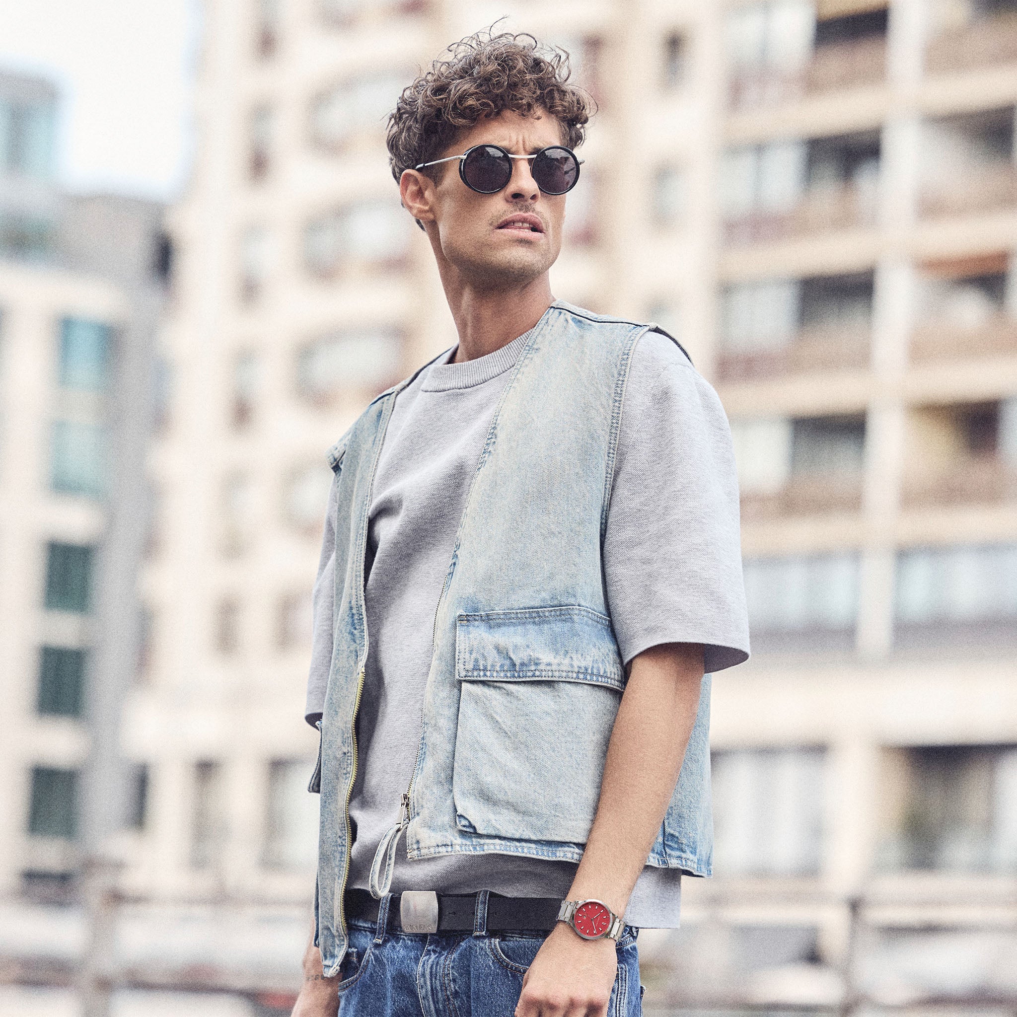 Huxley II Crimson Red - Lilienthal Berlin