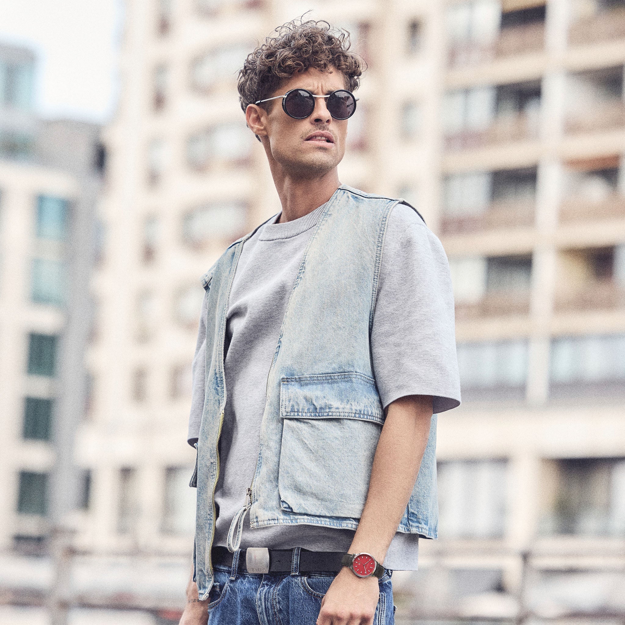 Huxley II Crimson Red - Lilienthal Berlin