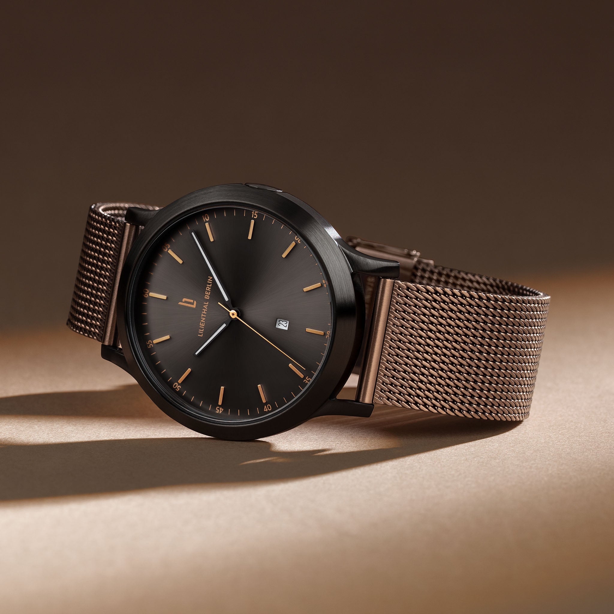 Huxley Black Bronze Mesh Bronze Brushed – Lilienthal Berlin