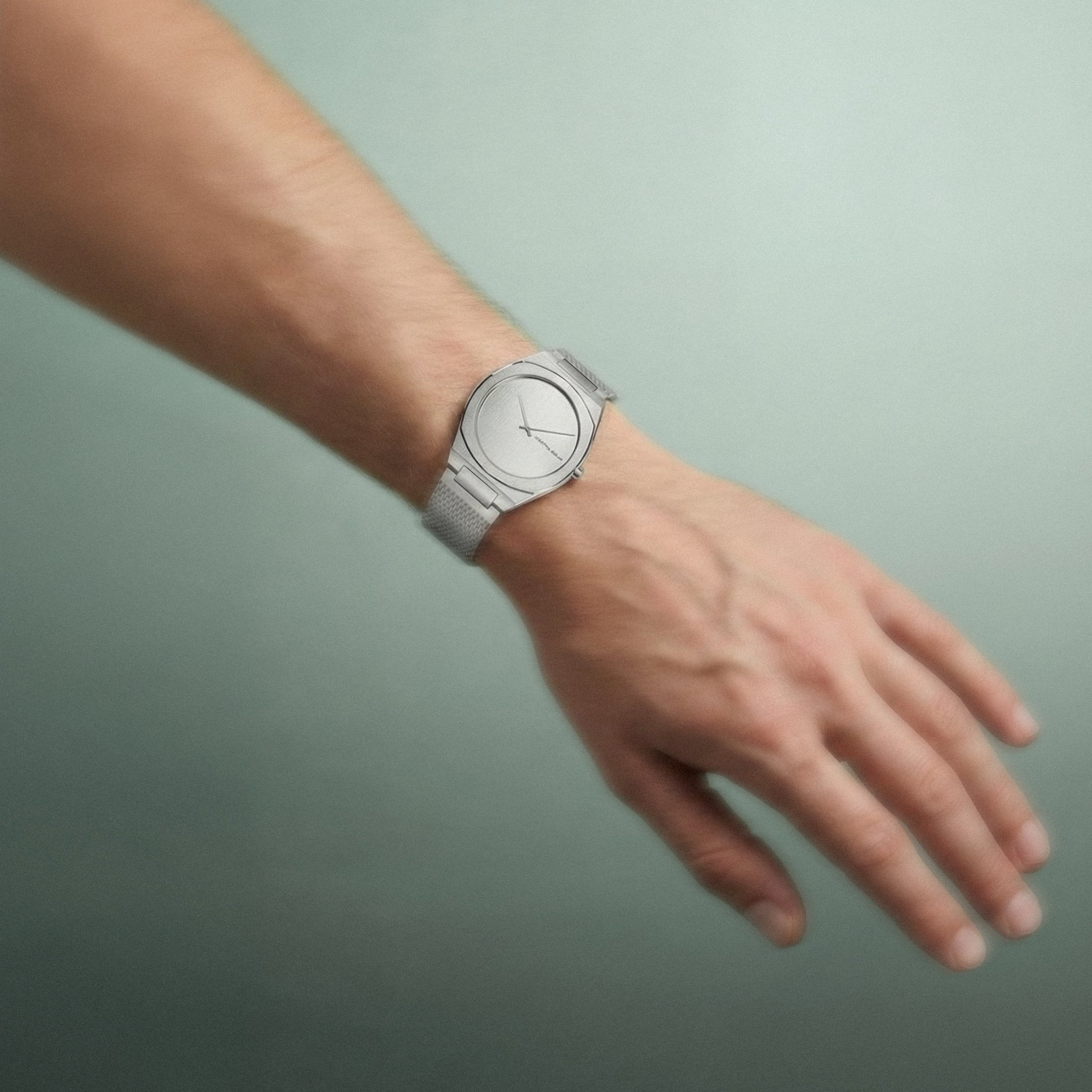 Nuvora – Watch – Silver – Stainless Steel Mesh – Lilienthal Berlin