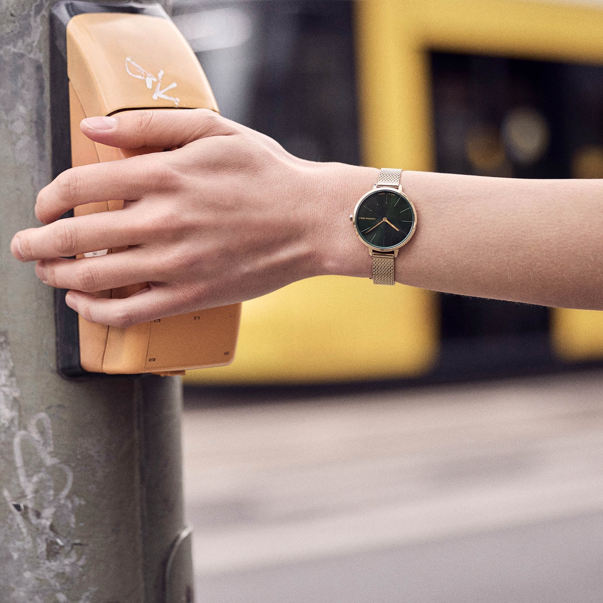 Rosalux Gold Emerald Green Mesh Gold Glossy – Lilienthal Berlin